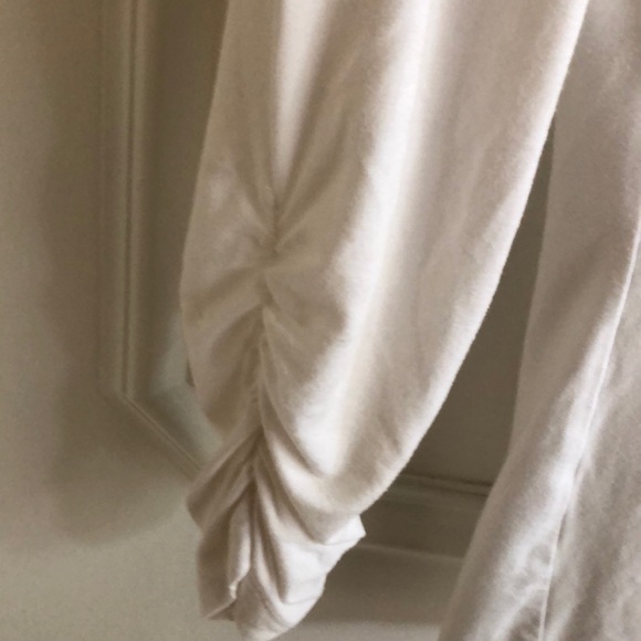 Sweet white cardigan - Picture 3 of 3